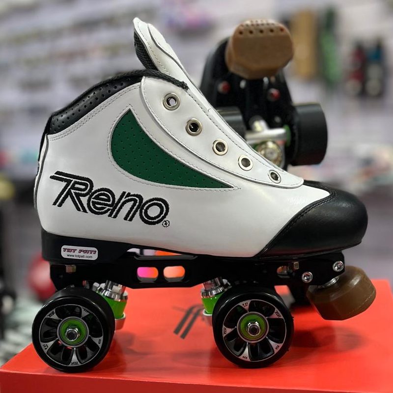 Patin de hockey patines profesional, la bota es Reno oddity la base es Queen skate hockey pro y las ruedas unas Toor dynamic